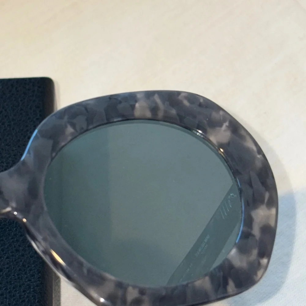 THOM BROWNE | Round Gray Tortoise Acetate Silver Mirror Lens Sunglasses | 54 mm - Picture 14 of 16